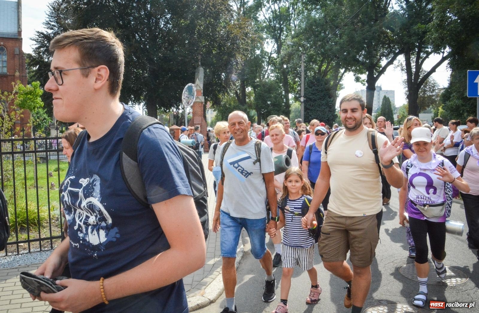 Zdjęcie w galerii na portalu naszraciborz.pl: 50. Piesza Pielgrzymka Opolska wyruszyła z Raciborza na Jasną Górę [FOTO i WIDEO] wiadomości z regionu