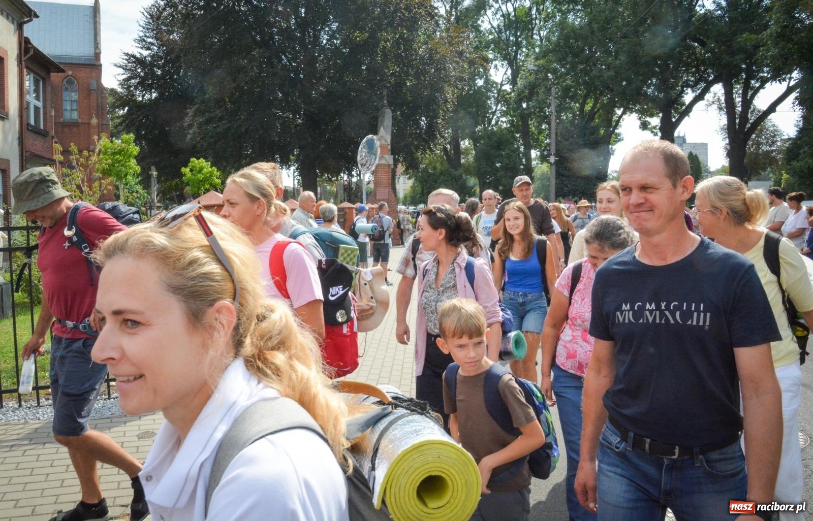 Zdjęcie w galerii na portalu naszraciborz.pl: 50. Piesza Pielgrzymka Opolska wyruszyła z Raciborza na Jasną Górę [FOTO i WIDEO] wiadomości z regionu
