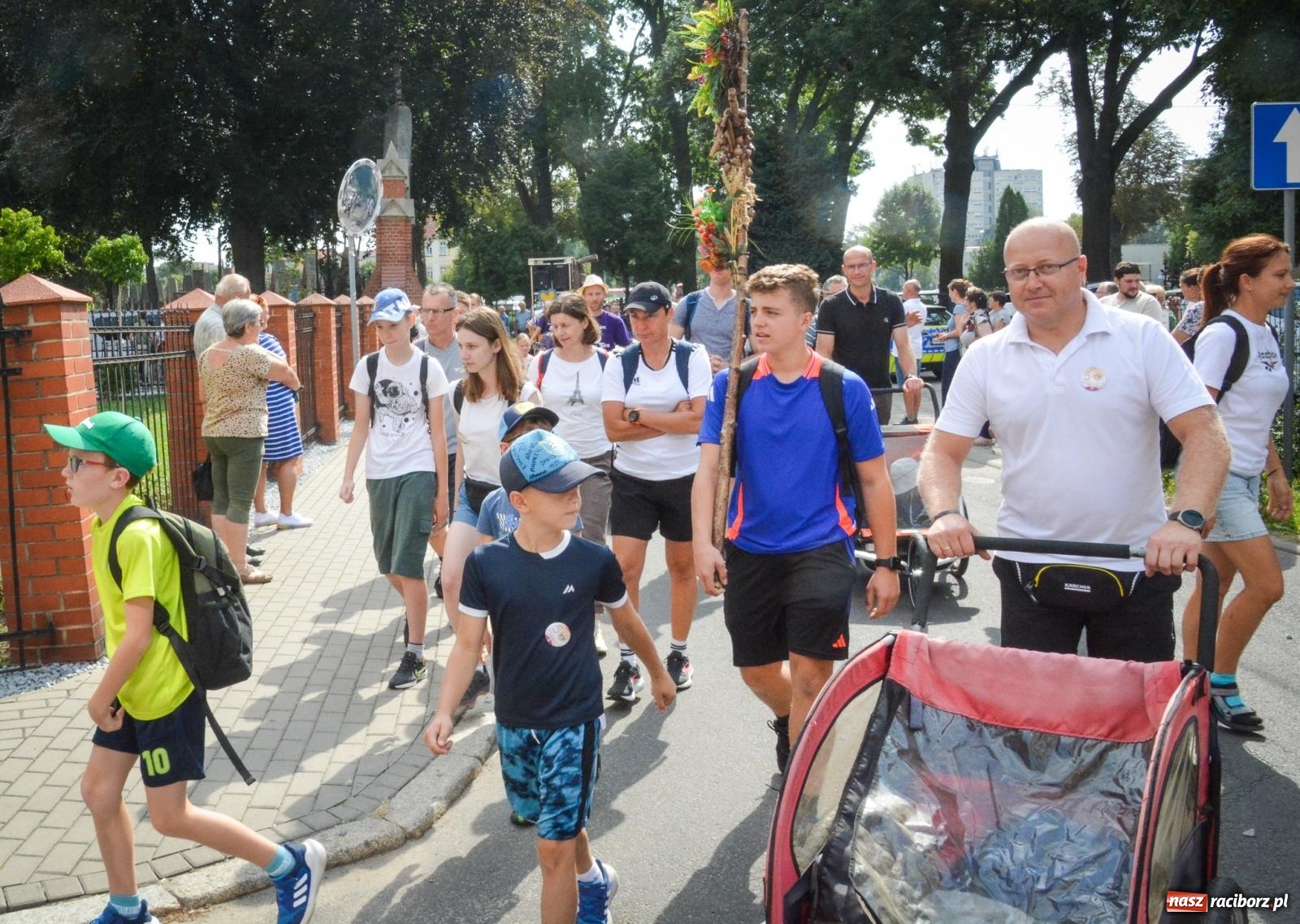 Zdjęcie w galerii na portalu naszraciborz.pl: 50. Piesza Pielgrzymka Opolska wyruszyła z Raciborza na Jasną Górę [FOTO i WIDEO] wiadomości z regionu
