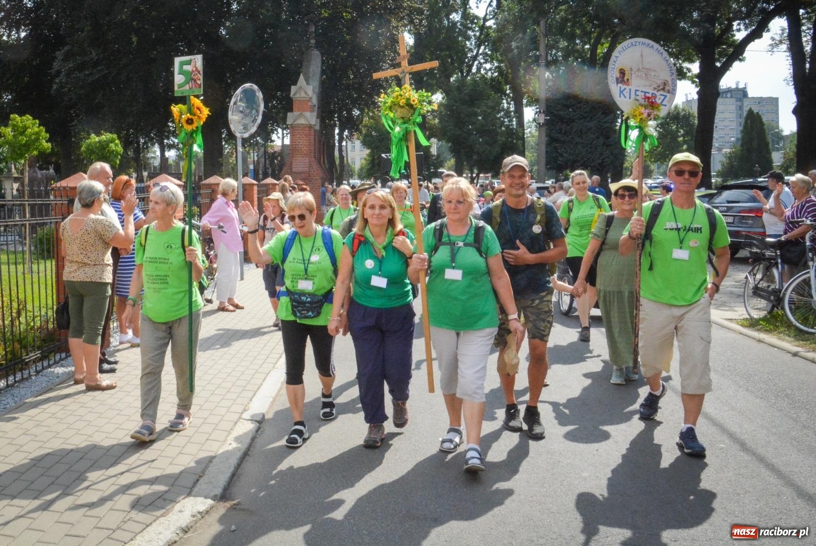 Zdjęcie w galerii na portalu naszraciborz.pl: 50. Piesza Pielgrzymka Opolska wyruszyła z Raciborza na Jasną Górę [FOTO i WIDEO] wiadomości z regionu