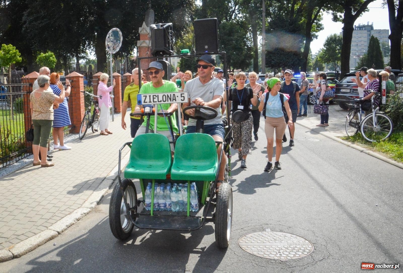 Zdjęcie w galerii na portalu naszraciborz.pl: 50. Piesza Pielgrzymka Opolska wyruszyła z Raciborza na Jasną Górę [FOTO i WIDEO] wiadomości z regionu
