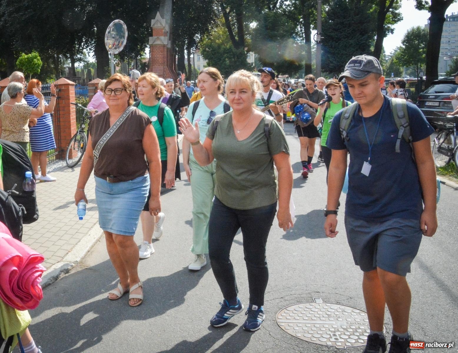 Zdjęcie w galerii na portalu naszraciborz.pl: 50. Piesza Pielgrzymka Opolska wyruszyła z Raciborza na Jasną Górę [FOTO i WIDEO] wiadomości z regionu