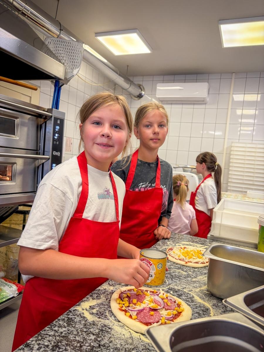 Zdjęcie w galerii na portalu naszraciborz.pl: Jak zostać mistrzem robienia pizzy? wiadomości z regionu