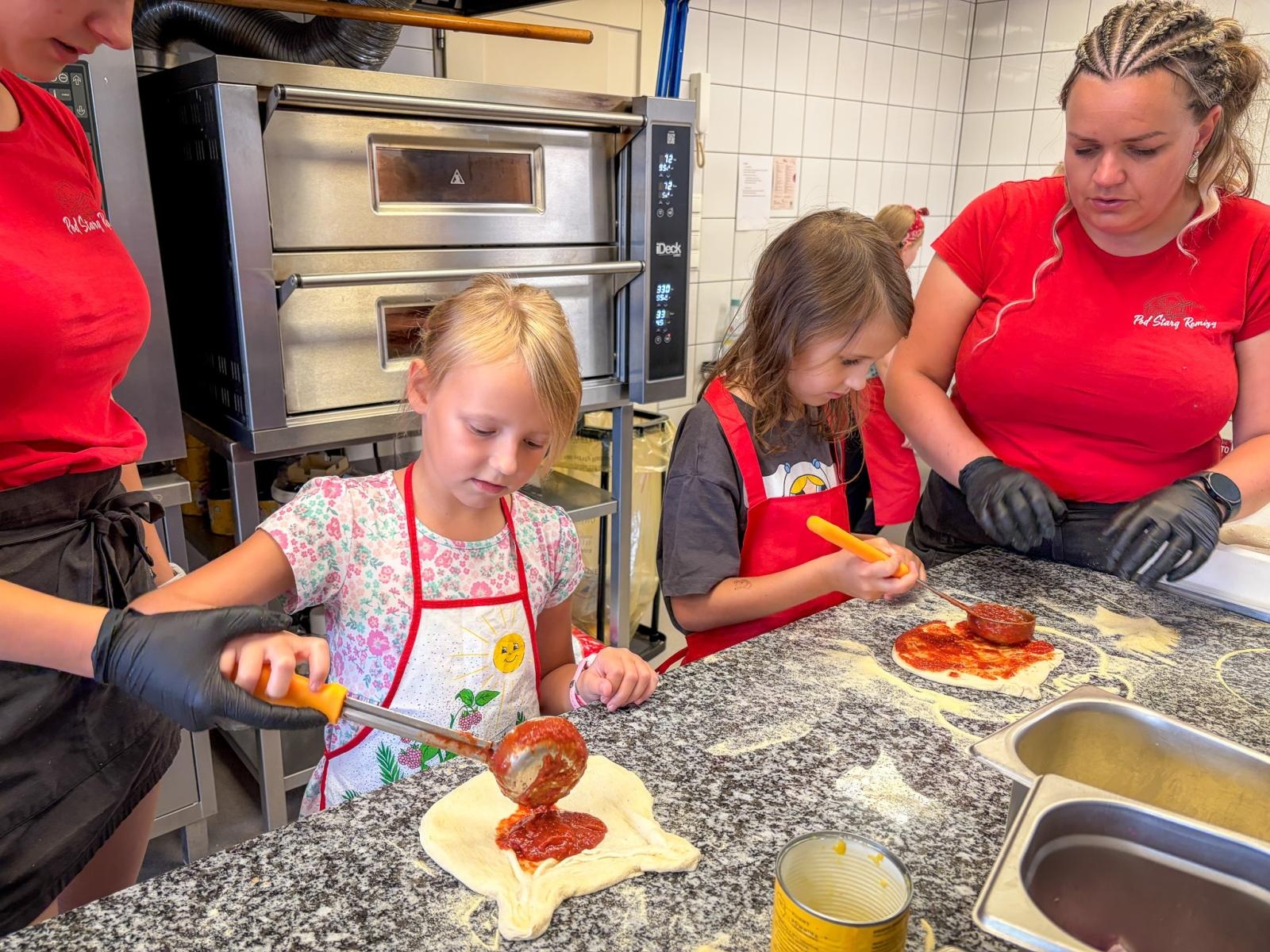Zdjęcie w galerii na portalu naszraciborz.pl: Jak zostać mistrzem robienia pizzy? wiadomości z regionu