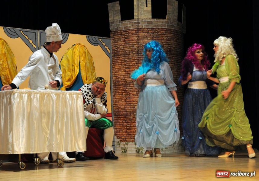 Zdjęcie w galerii na portalu naszraciborz.pl: Gala Mini-Festiwalu Przedszkolaków wiadomości z regionu