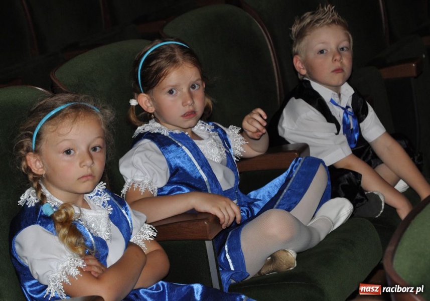 Zdjęcie w galerii na portalu naszraciborz.pl: Gala Mini-Festiwalu Przedszkolaków wiadomości z regionu