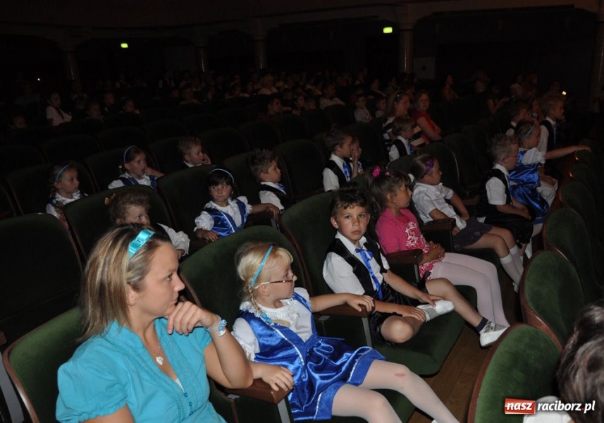 Zdjęcie w galerii na portalu naszraciborz.pl: Gala Mini-Festiwalu Przedszkolaków wiadomości z regionu