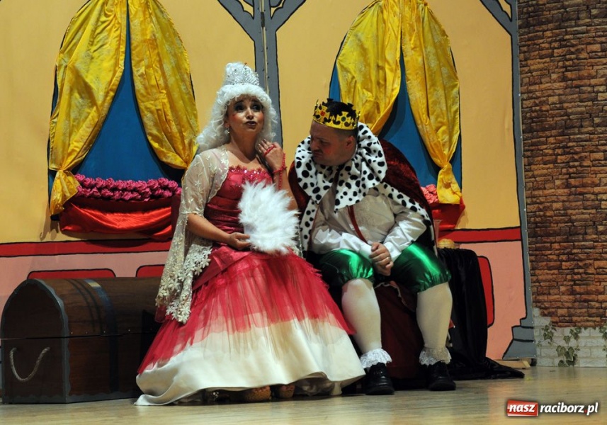 Zdjęcie w galerii na portalu naszraciborz.pl: Gala Mini-Festiwalu Przedszkolaków wiadomości z regionu