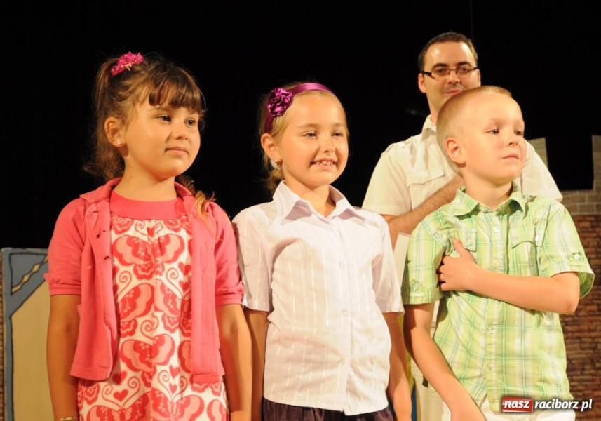 Zdjęcie w galerii na portalu naszraciborz.pl: Gala Mini-Festiwalu Przedszkolaków wiadomości z regionu