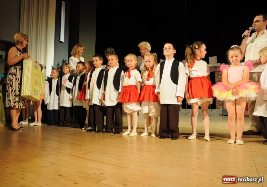 Zdjęcie w galerii na portalu naszraciborz.pl: Gala Mini-Festiwalu Przedszkolaków wiadomości z regionu