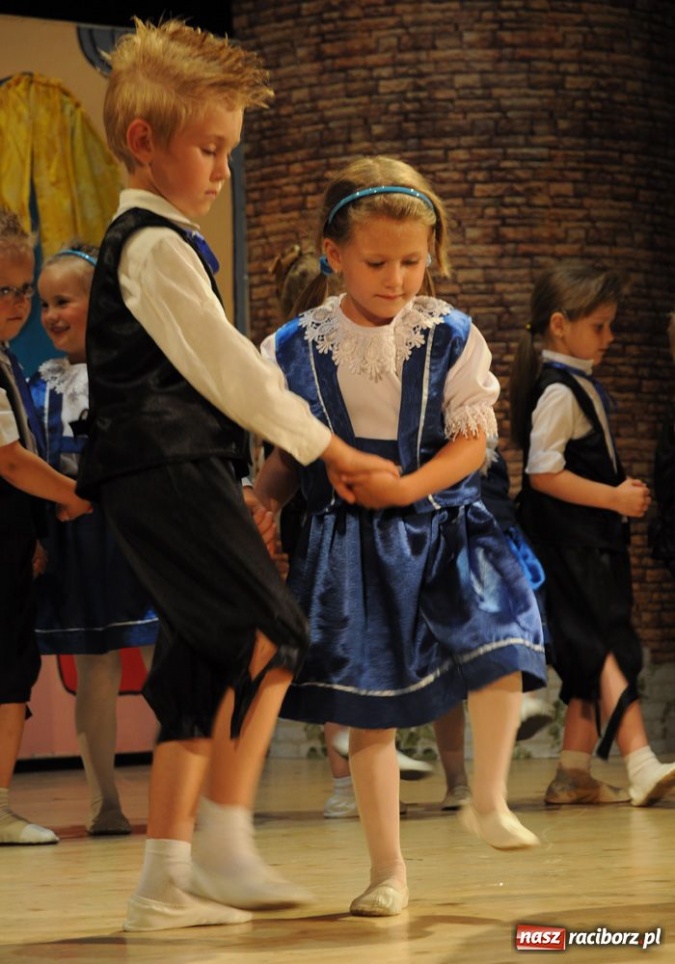 Zdjęcie w galerii na portalu naszraciborz.pl: Gala Mini-Festiwalu Przedszkolaków wiadomości z regionu