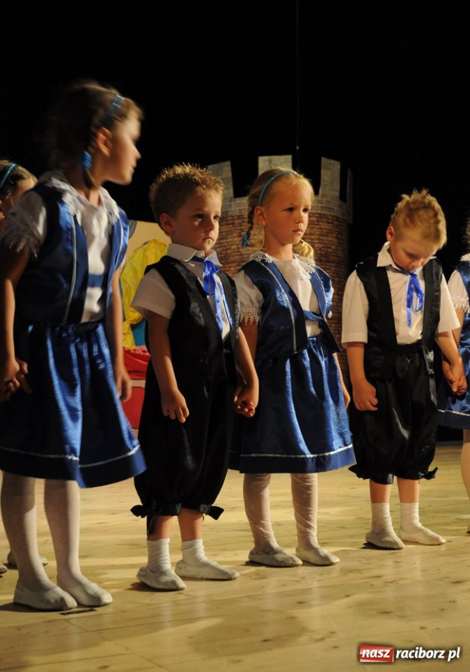 Zdjęcie w galerii na portalu naszraciborz.pl: Gala Mini-Festiwalu Przedszkolaków wiadomości z regionu