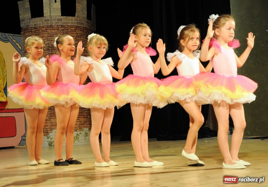 Zdjęcie w galerii na portalu naszraciborz.pl: Gala Mini-Festiwalu Przedszkolaków wiadomości z regionu