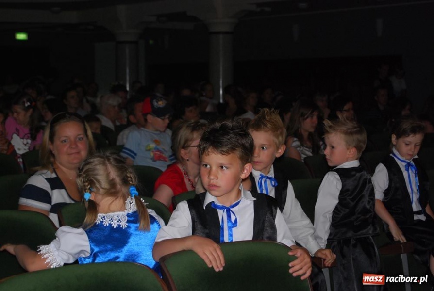 Zdjęcie w galerii na portalu naszraciborz.pl: Gala Mini-Festiwalu Przedszkolaków wiadomości z regionu