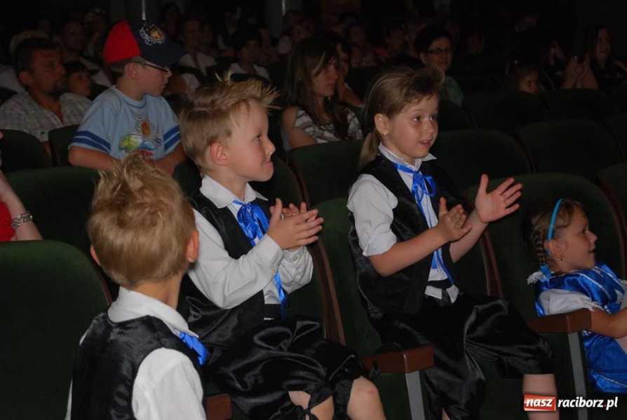 Zdjęcie w galerii na portalu naszraciborz.pl: Gala Mini-Festiwalu Przedszkolaków wiadomości z regionu
