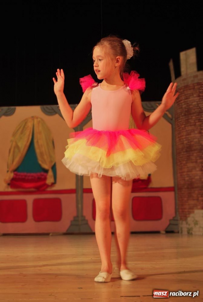 Zdjęcie w galerii na portalu naszraciborz.pl: Gala Mini-Festiwalu Przedszkolaków wiadomości z regionu