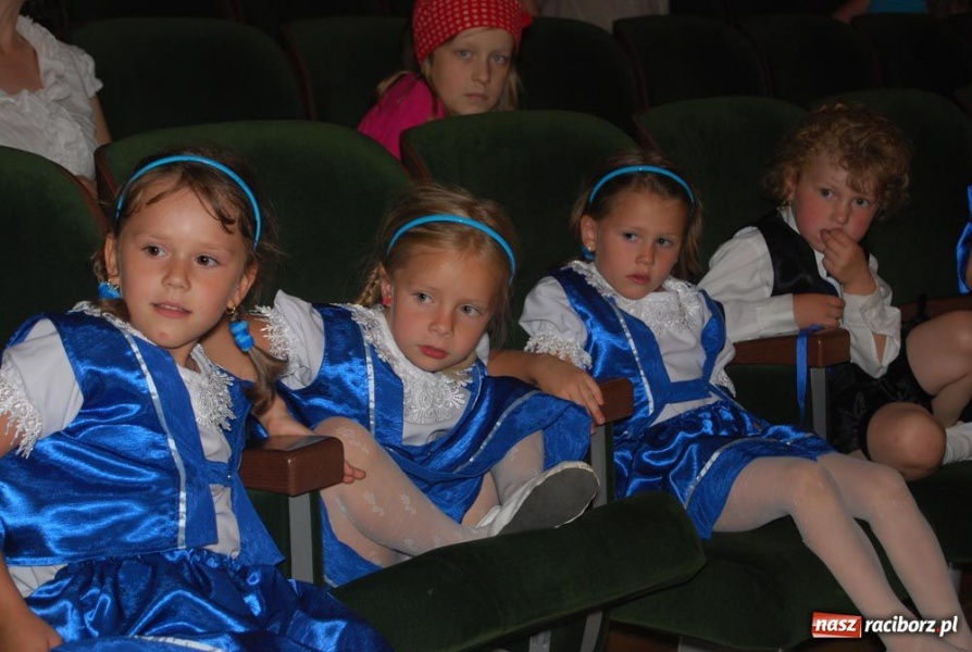 Zdjęcie w galerii na portalu naszraciborz.pl: Gala Mini-Festiwalu Przedszkolaków wiadomości z regionu