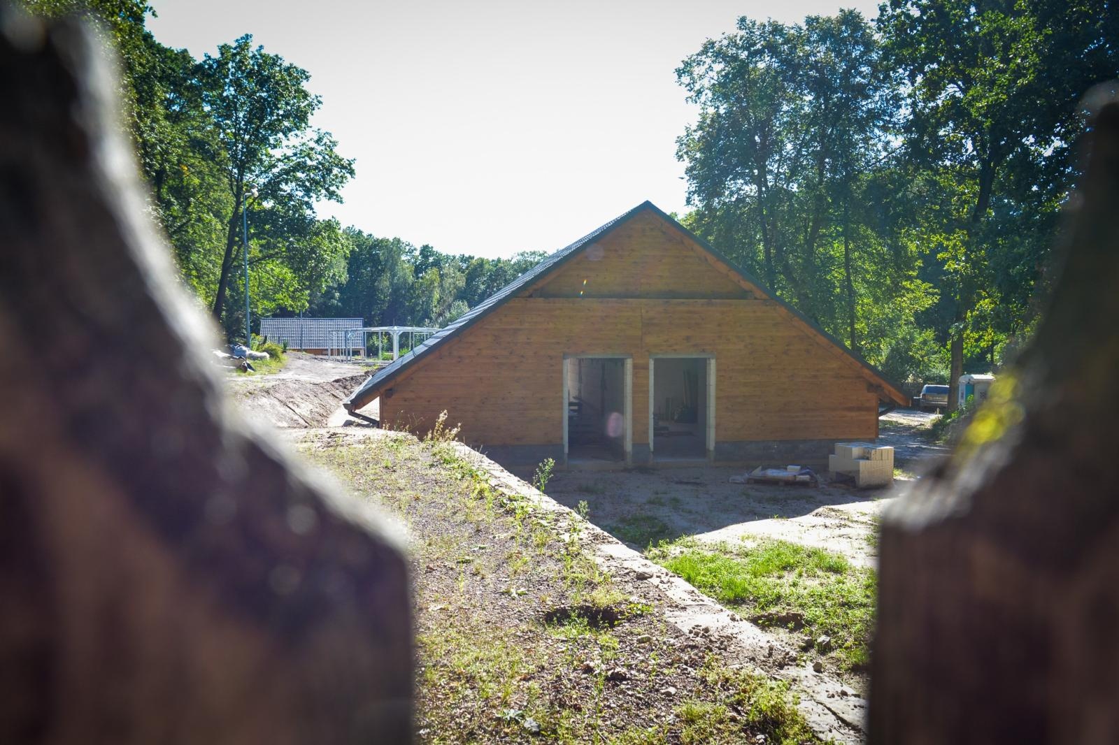 Zdjęcie w galerii na portalu naszraciborz.pl: Nowe mini-zoo w Lesie Obora coraz bliżej. Otwarcie dla zwiedzających dopiero w przyszłym roku [FOTO i WIDEO] wiadomości z regionu