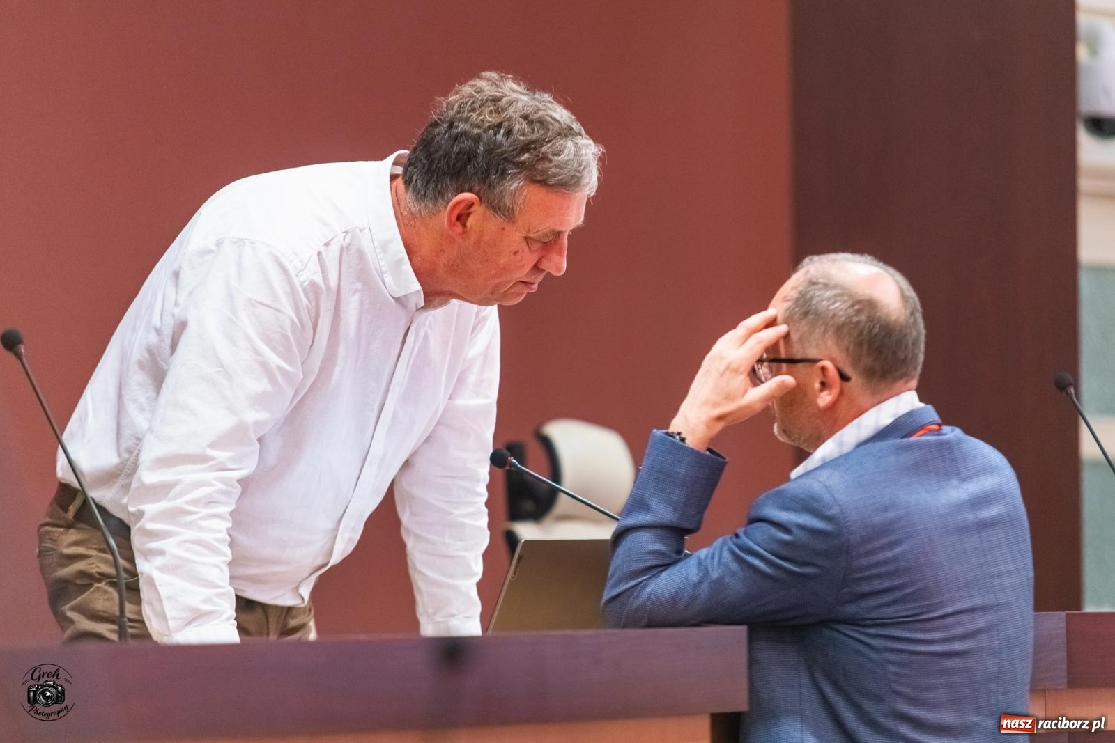 Zdjęcie w galerii na portalu naszraciborz.pl: Drzewa ocaleją? Jest sposób na stację ładowania bez wycinki. Radni ostro o obwodnicach wiadomości z regionu