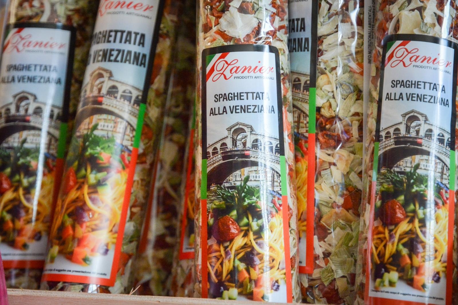 Zdjęcie w galerii na portalu naszraciborz.pl: Włoskie smaki wróciły do Raciborza. Delikatesy Oliwa i Wino w nowym miejscu [FOTO i WIDEO] wiadomości z regionu