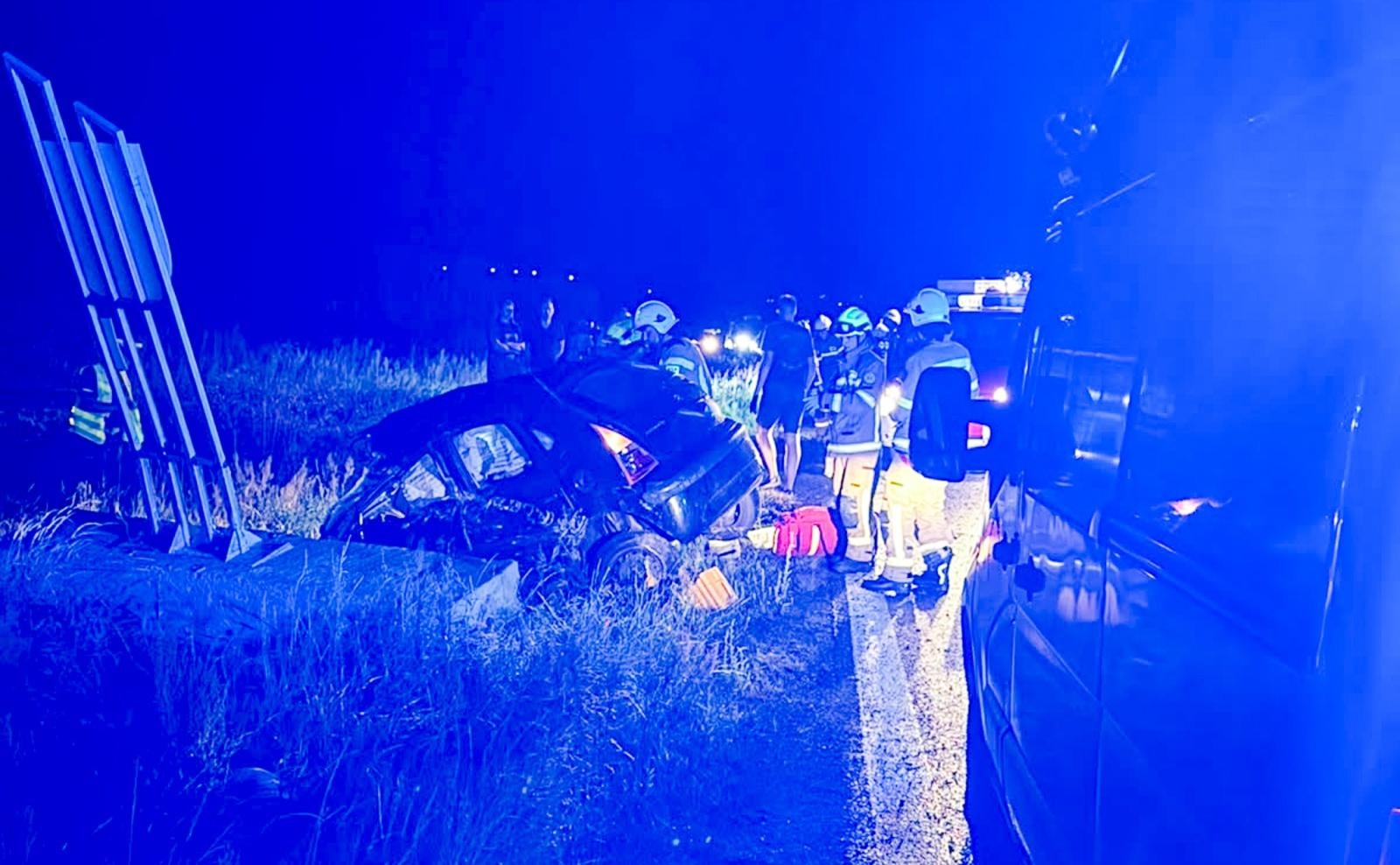 Zdjęcie w galerii na portalu naszraciborz.pl: Osiem zdarzeń w jedną dobę! Auta wypadały z drogi, uderzały w latarnię i barierę wiadomości z regionu