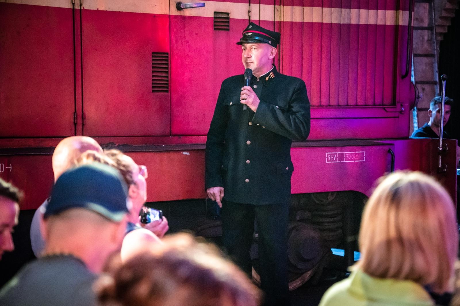 Zdjęcie w galerii na portalu naszraciborz.pl: Nocą przez lasy rudzkie. Historia, muzyka i wyjątkowy przejazd kolejką wąskotorową wiadomości z regionu