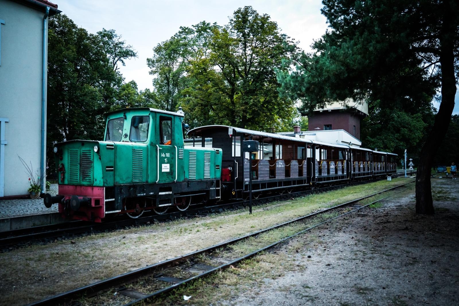 Zdjęcie w galerii na portalu naszraciborz.pl: Nocą przez lasy rudzkie. Historia, muzyka i wyjątkowy przejazd kolejką wąskotorową wiadomości z regionu