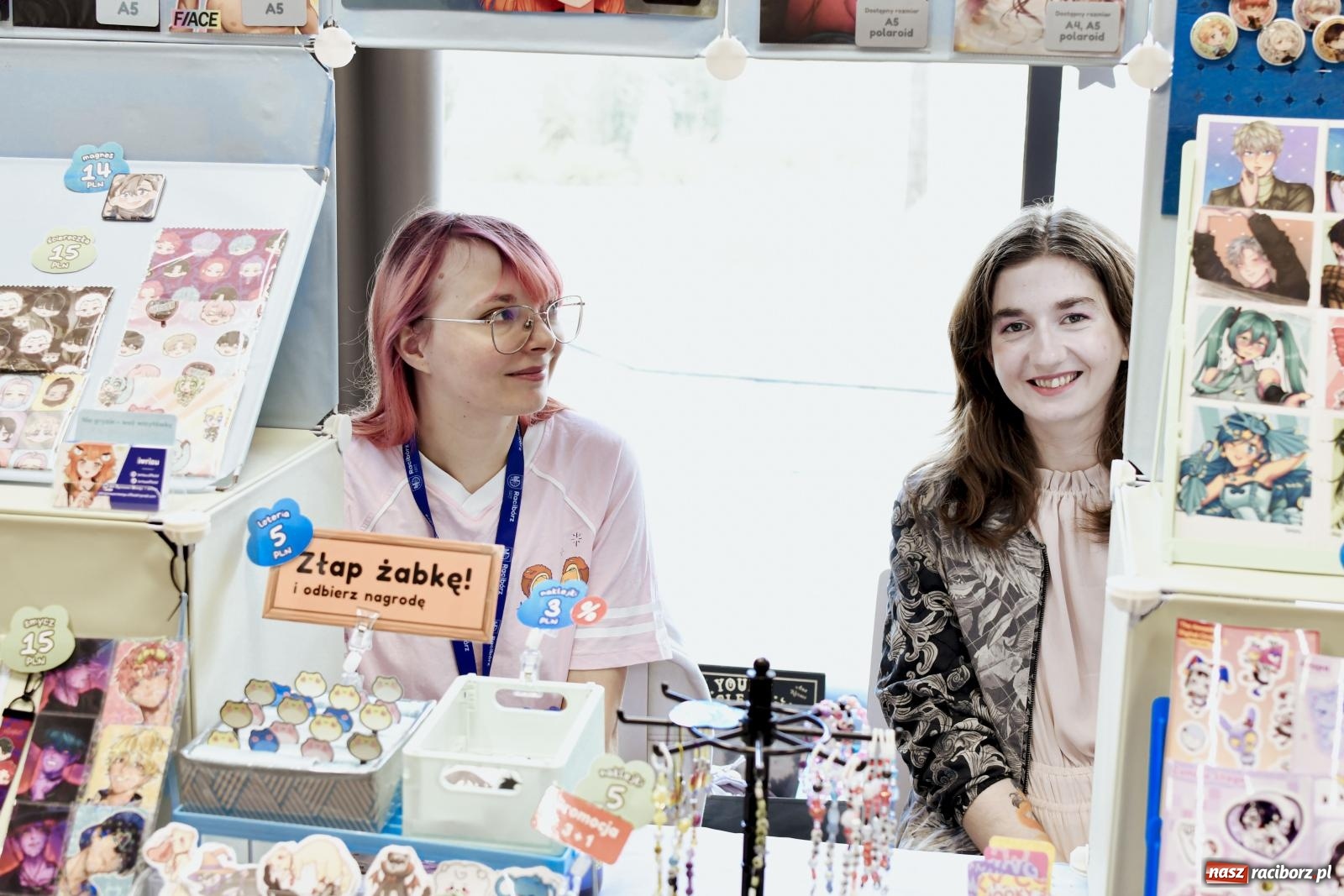 Zdjęcie w galerii na portalu naszraciborz.pl: Kosmos, anime i fantastyka opanowały dziś raciborski dworzec. KOSUMOSU potrwa do wieczora wiadomości z regionu