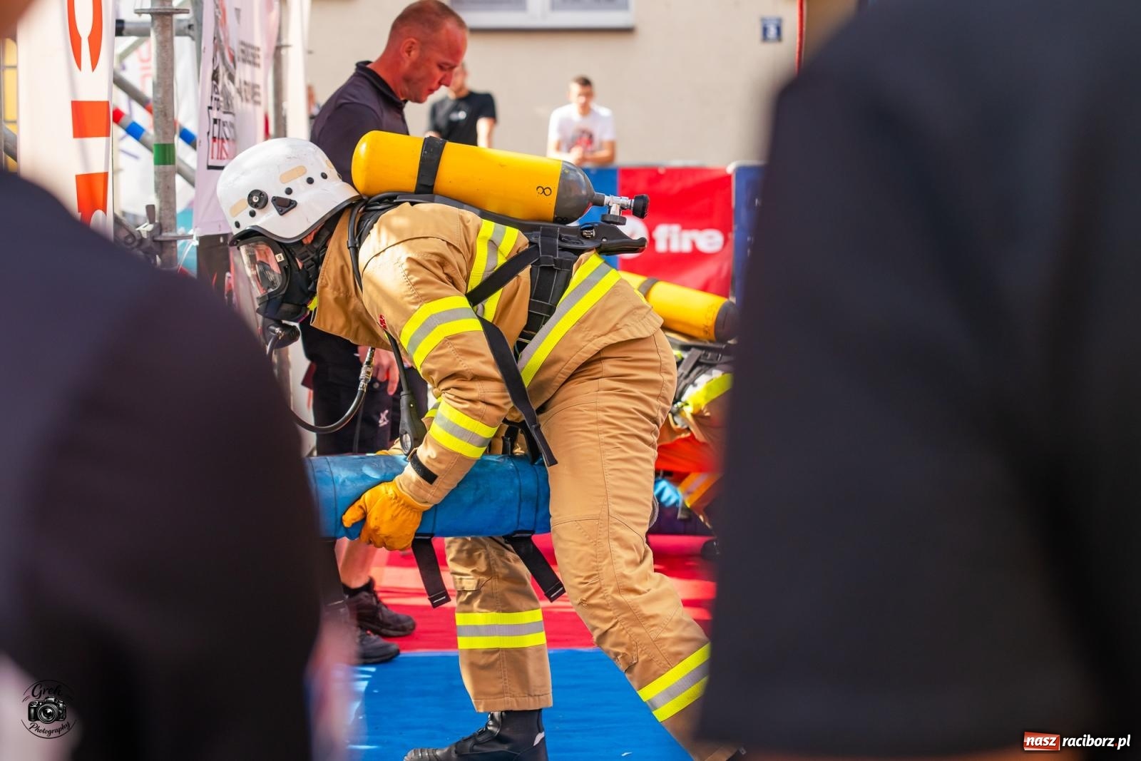 Zdjęcie w galerii na portalu naszraciborz.pl: Tu nie było miejsca na słabość. Strażacy stoczyli morderczą walkę na Placu Dominikańskim [FOTO i WIDEO] wiadomości z regionu