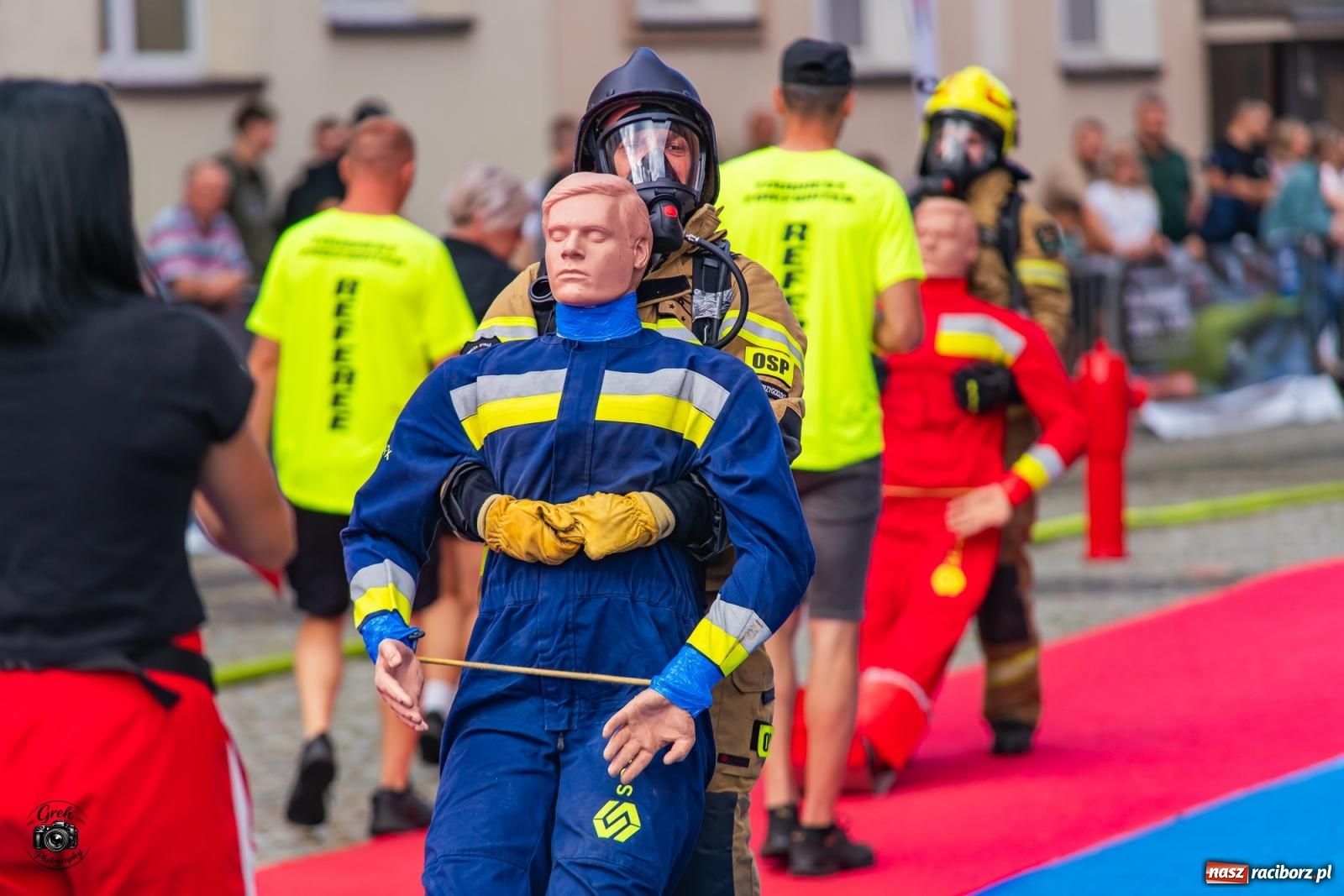 Zdjęcie w galerii na portalu naszraciborz.pl: Tu nie było miejsca na słabość. Strażacy stoczyli morderczą walkę na Placu Dominikańskim [FOTO i WIDEO] wiadomości z regionu