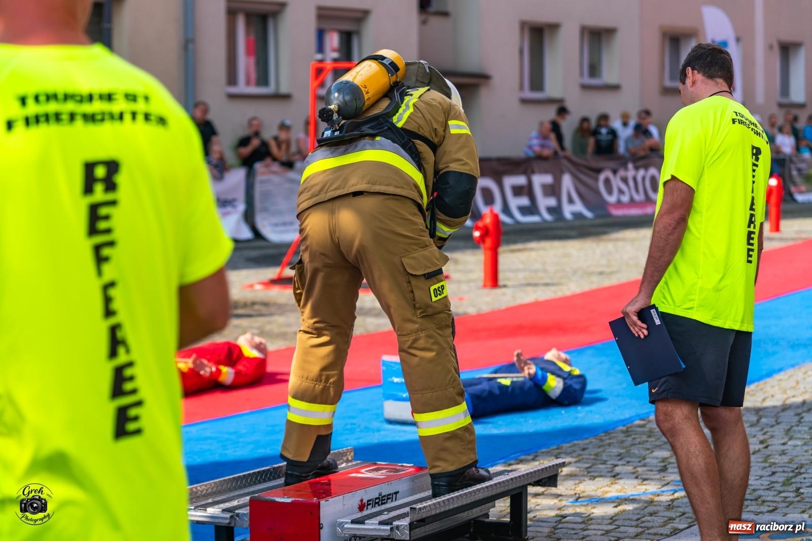 Zdjęcie w galerii na portalu naszraciborz.pl: Tu nie było miejsca na słabość. Strażacy stoczyli morderczą walkę na Placu Dominikańskim [FOTO i WIDEO] wiadomości z regionu