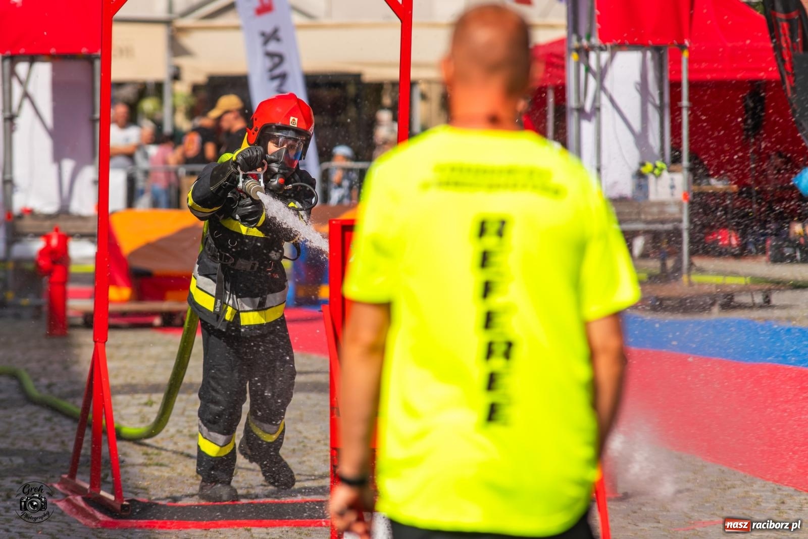 Zdjęcie w galerii na portalu naszraciborz.pl: Tu nie było miejsca na słabość. Strażacy stoczyli morderczą walkę na Placu Dominikańskim [FOTO i WIDEO] wiadomości z regionu