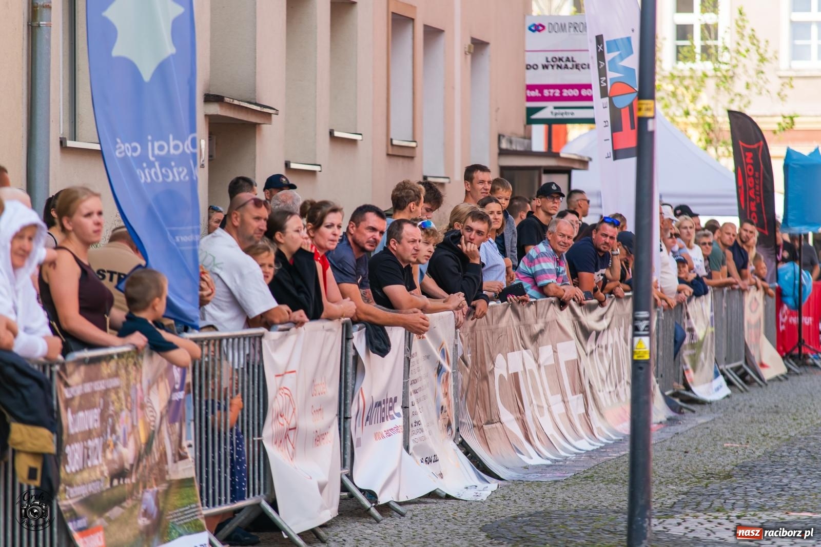 Zdjęcie w galerii na portalu naszraciborz.pl: Tu nie było miejsca na słabość. Strażacy stoczyli morderczą walkę na Placu Dominikańskim [FOTO i WIDEO] wiadomości z regionu