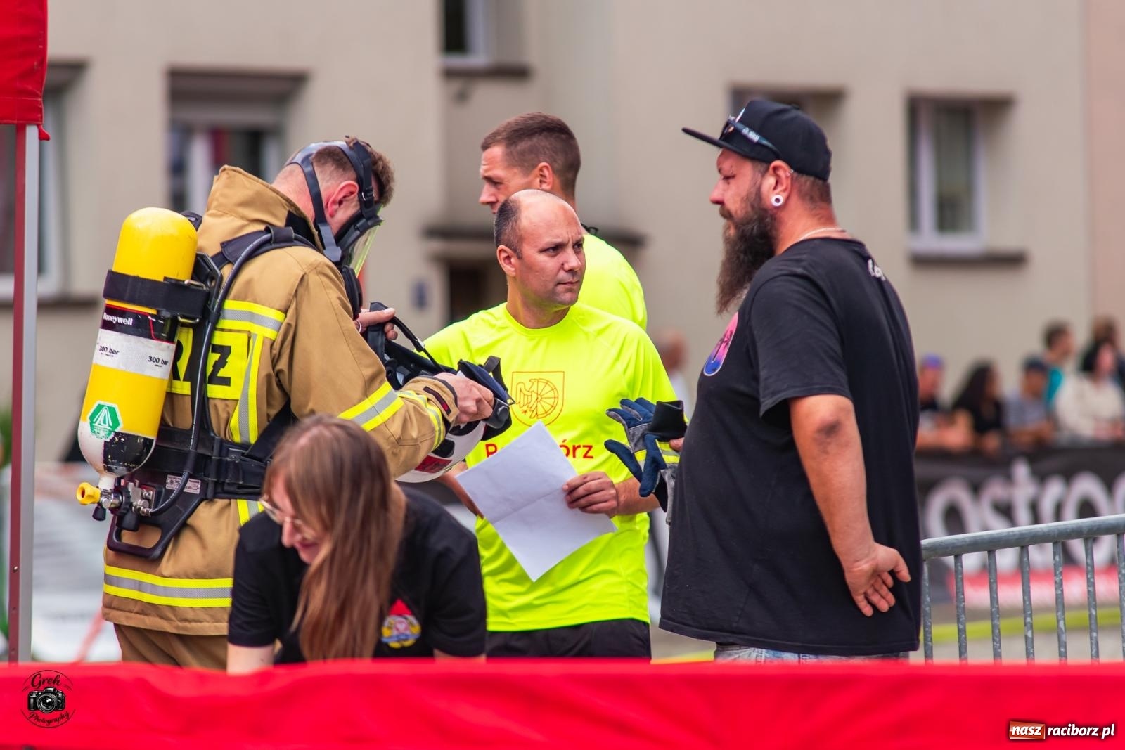 Zdjęcie w galerii na portalu naszraciborz.pl: Tu nie było miejsca na słabość. Strażacy stoczyli morderczą walkę na Placu Dominikańskim [FOTO i WIDEO] wiadomości z regionu