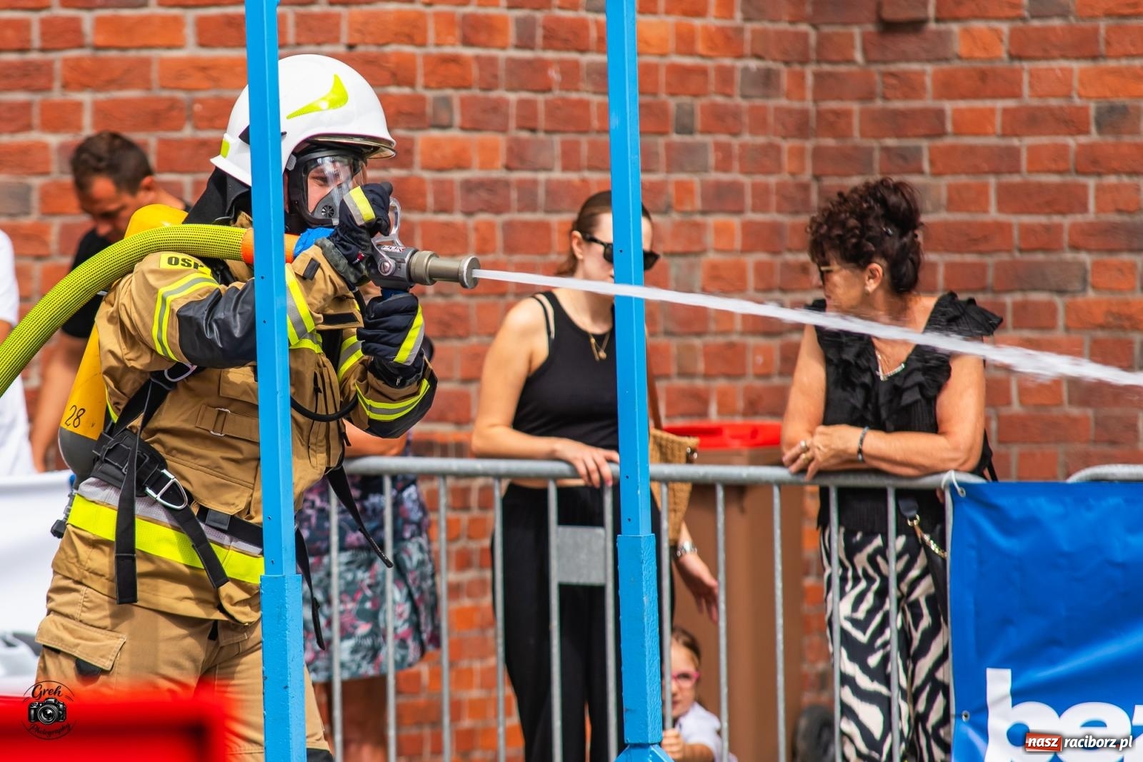 Zdjęcie w galerii na portalu naszraciborz.pl: Tu nie było miejsca na słabość. Strażacy stoczyli morderczą walkę na Placu Dominikańskim [FOTO i WIDEO] wiadomości z regionu