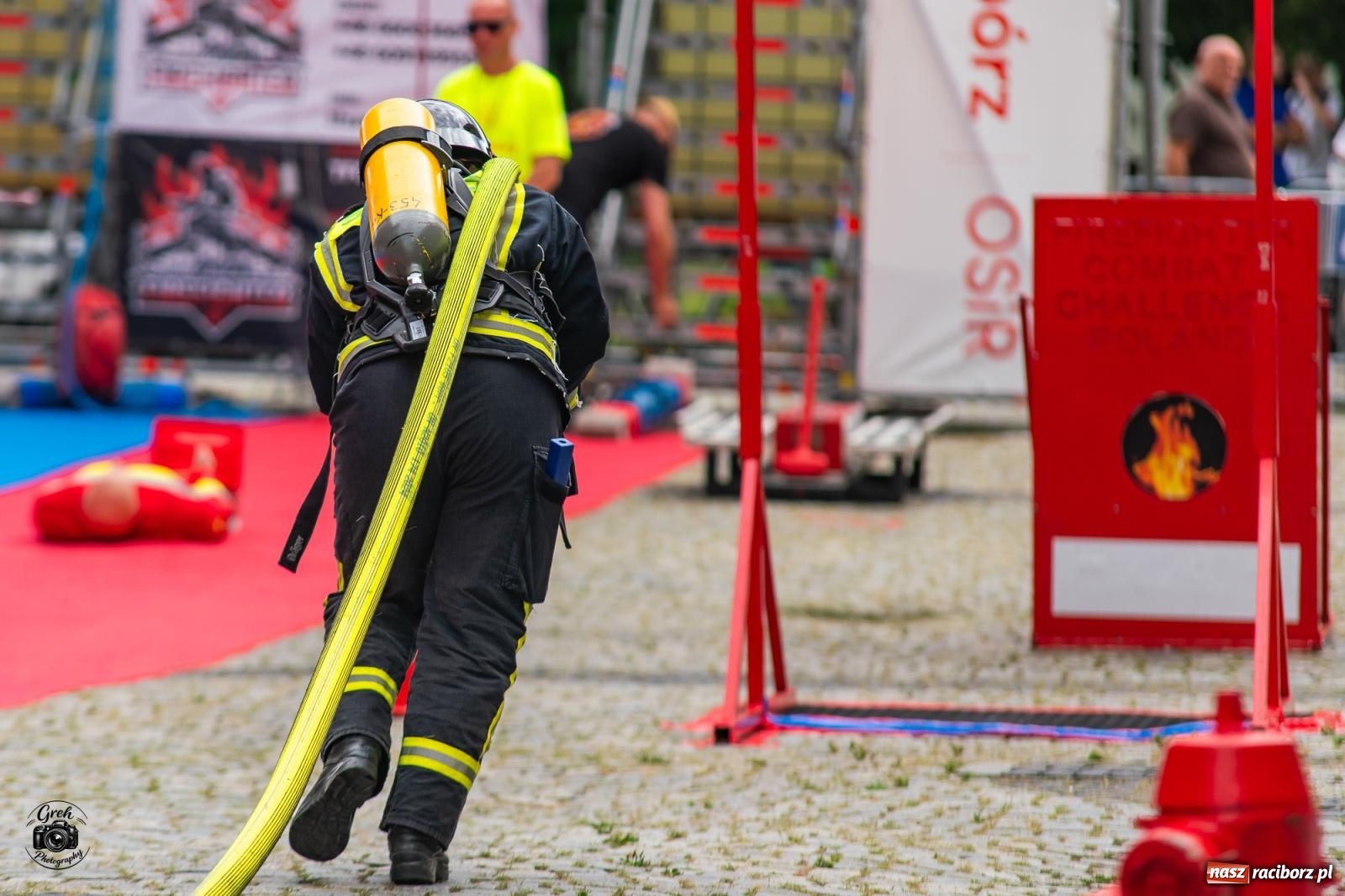 Zdjęcie w galerii na portalu naszraciborz.pl: Tu nie było miejsca na słabość. Strażacy stoczyli morderczą walkę na Placu Dominikańskim [FOTO i WIDEO] wiadomości z regionu