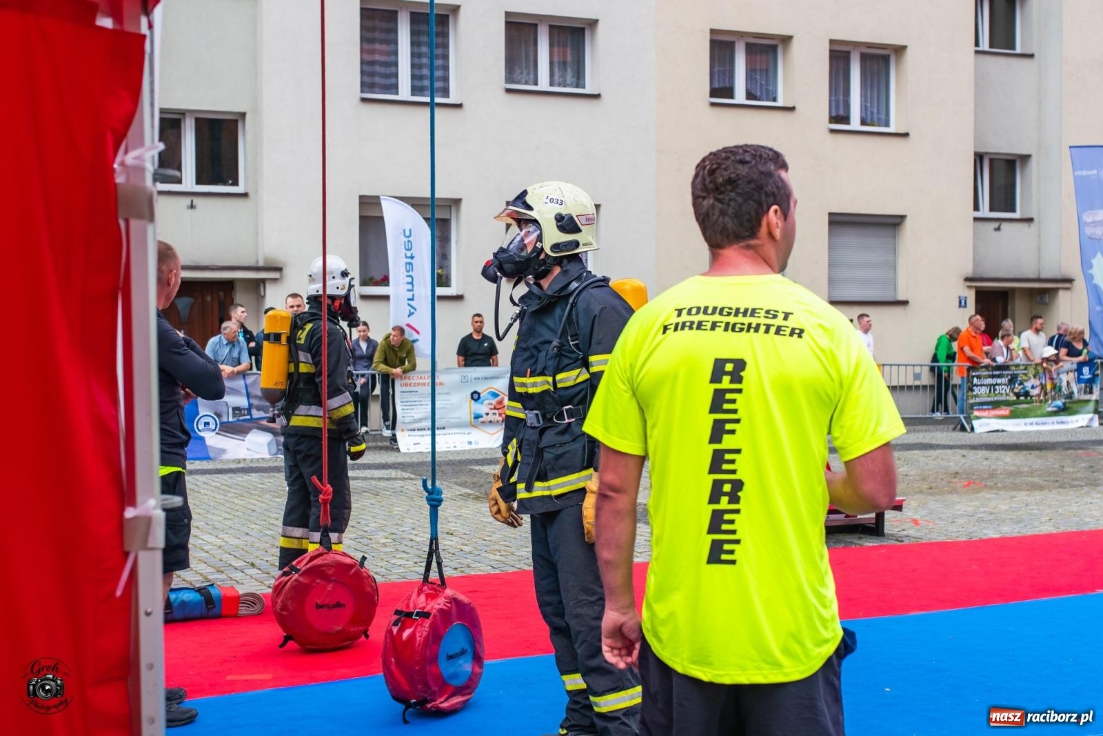Zdjęcie w galerii na portalu naszraciborz.pl: Tu nie było miejsca na słabość. Strażacy stoczyli morderczą walkę na Placu Dominikańskim [FOTO i WIDEO] wiadomości z regionu