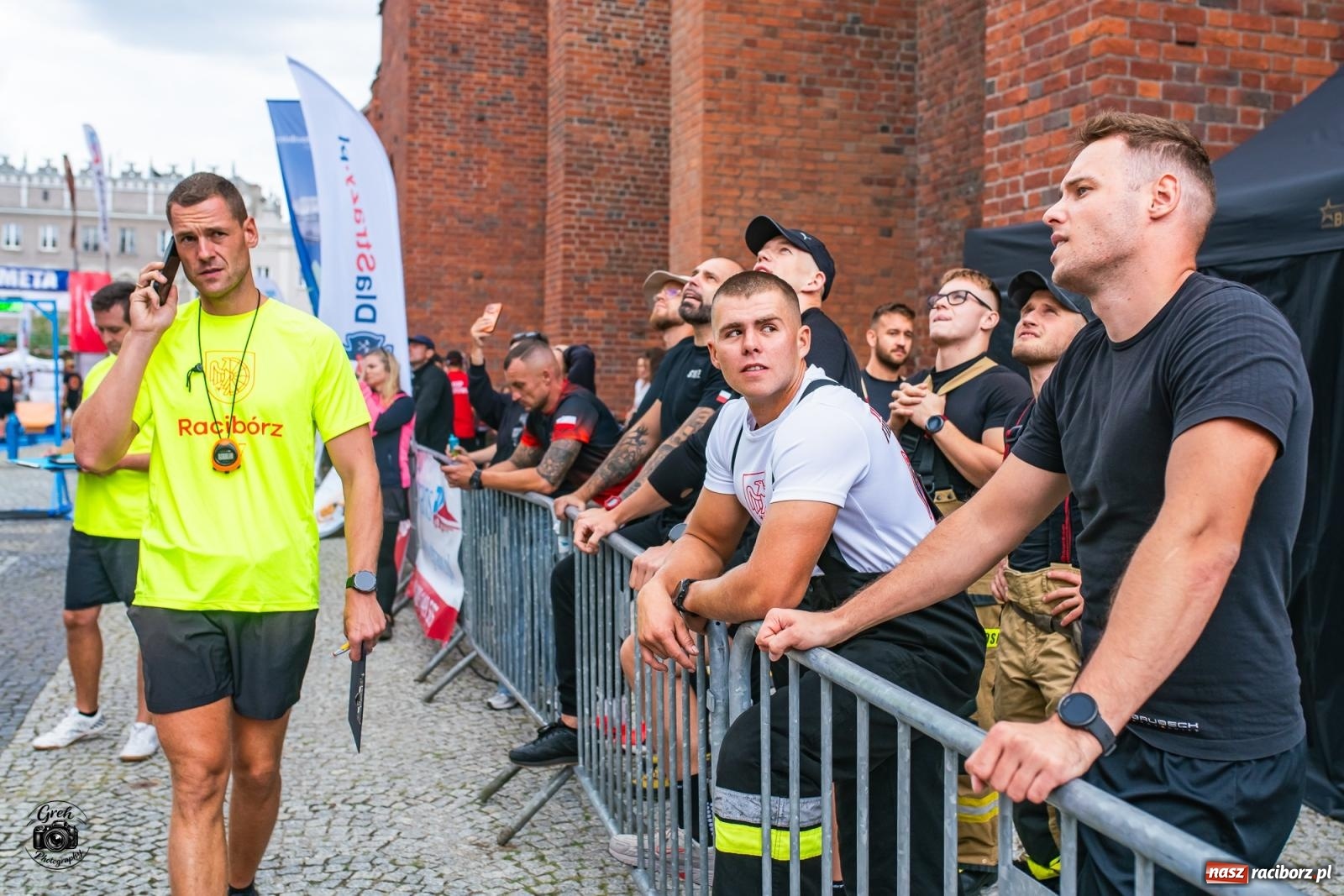 Zdjęcie w galerii na portalu naszraciborz.pl: Tu nie było miejsca na słabość. Strażacy stoczyli morderczą walkę na Placu Dominikańskim [FOTO i WIDEO] wiadomości z regionu