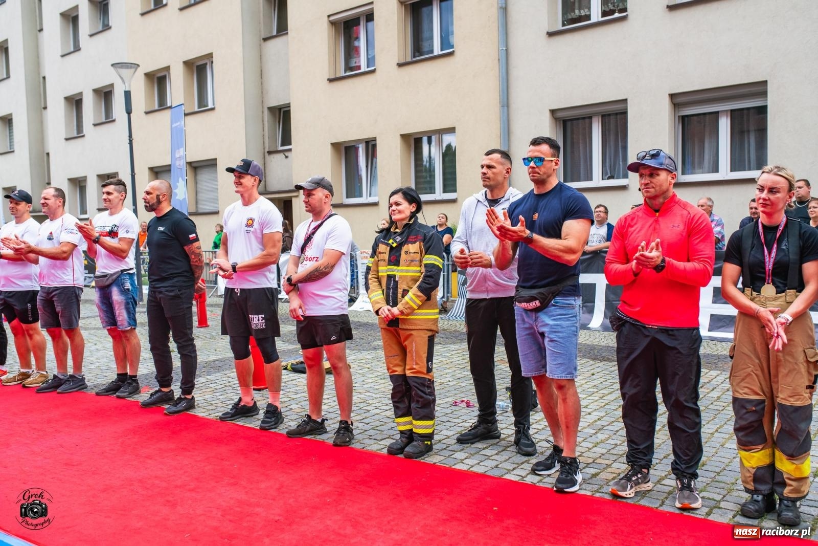 Zdjęcie w galerii na portalu naszraciborz.pl: Tu nie było miejsca na słabość. Strażacy stoczyli morderczą walkę na Placu Dominikańskim [FOTO i WIDEO] wiadomości z regionu