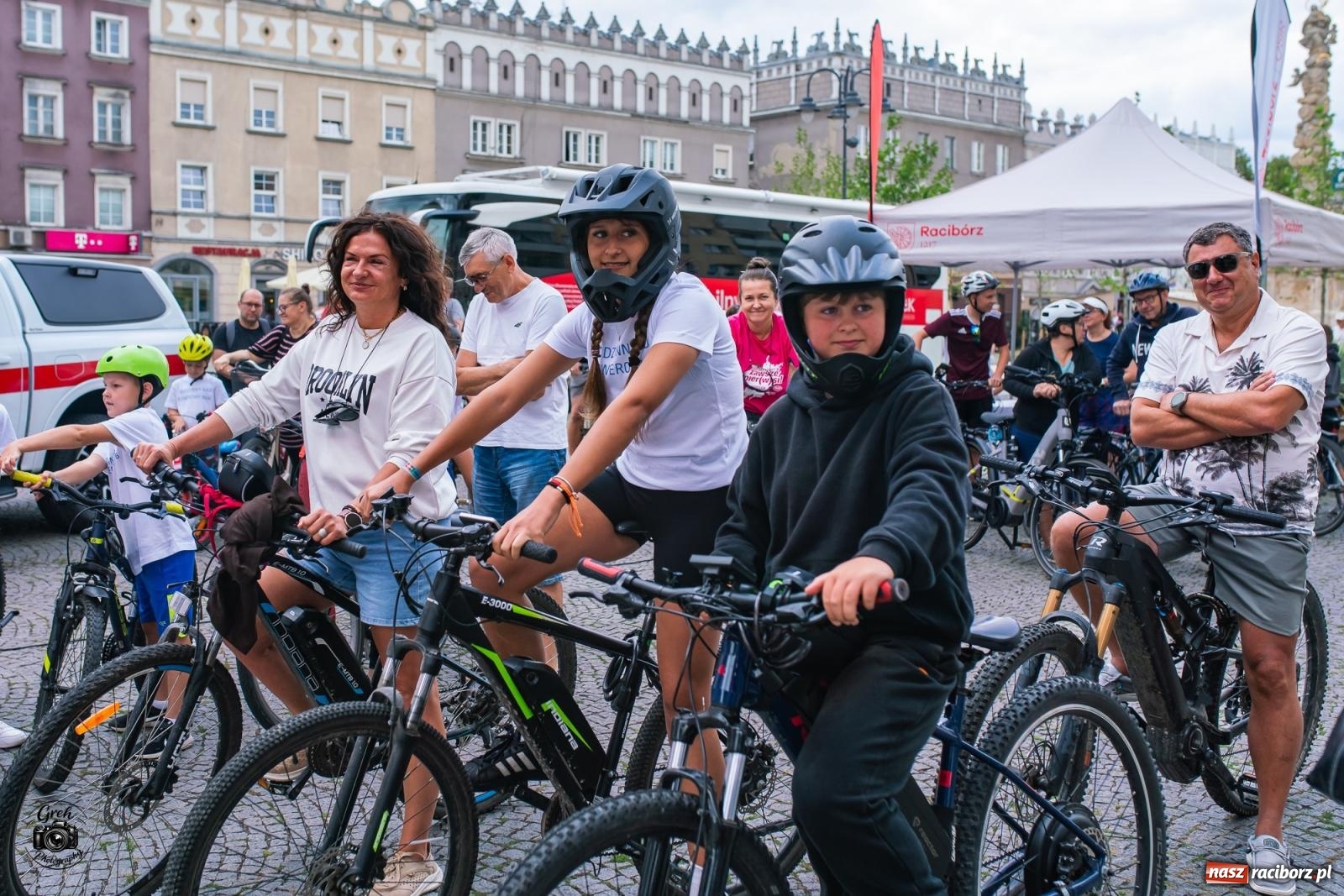 Zdjęcie w galerii na portalu naszraciborz.pl: Rodzinny rajd połączył mieszkańców regionu. Tak wyglądała rowerowa część strażackiego Memoriału [FOTO i WIDEO] wiadomości z regionu