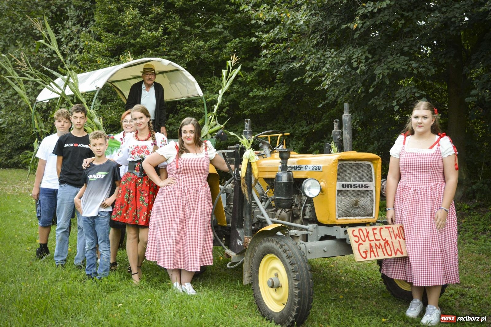 Zdjęcie w galerii na portalu naszraciborz.pl: Dożynki Gminy Rudnik. Barwny korowód wyruszył z Łubowic do Grzegorzowic [FOTO i WIDEO] wiadomości z regionu