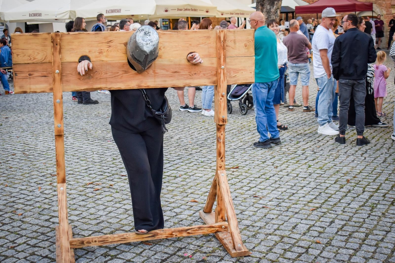 Zdjęcie w galerii na portalu naszraciborz.pl: Dożynki chmielne na raciborskim zamku wiadomości z regionu
