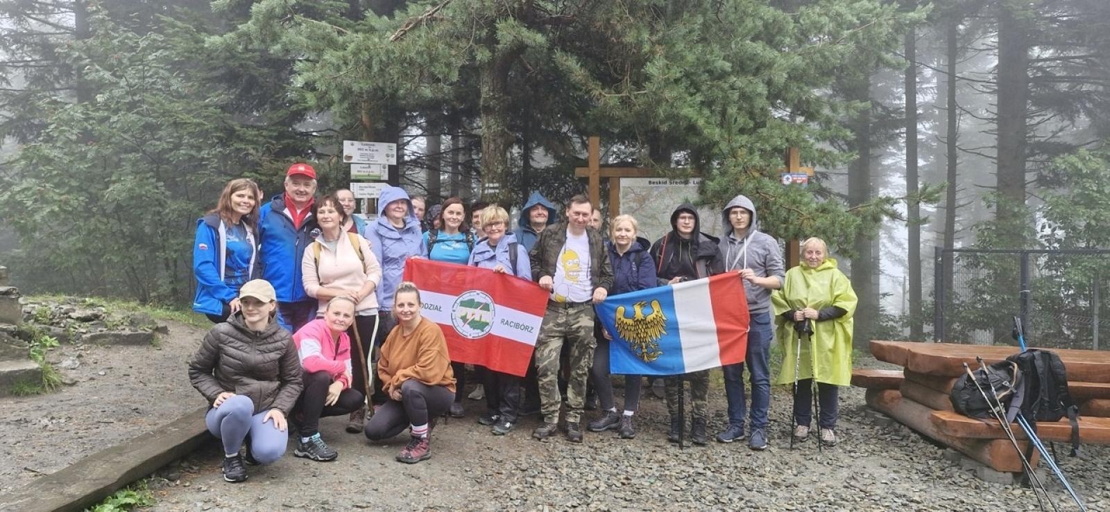 Zdjęcie w galerii na portalu naszraciborz.pl: Raciborzanie zdobyli Lubomir. Kolejny szczyt Korony Gór Polski wiadomości z regionu