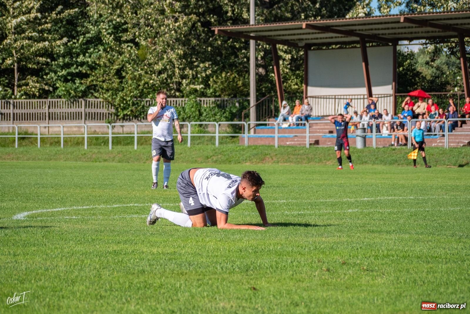 Zdjęcie w galerii na portalu naszraciborz.pl: Nędza przegrała z Sokołem. Goście odwrócili losy spotkania przy Sportowej [FOTO] wiadomości z regionu
