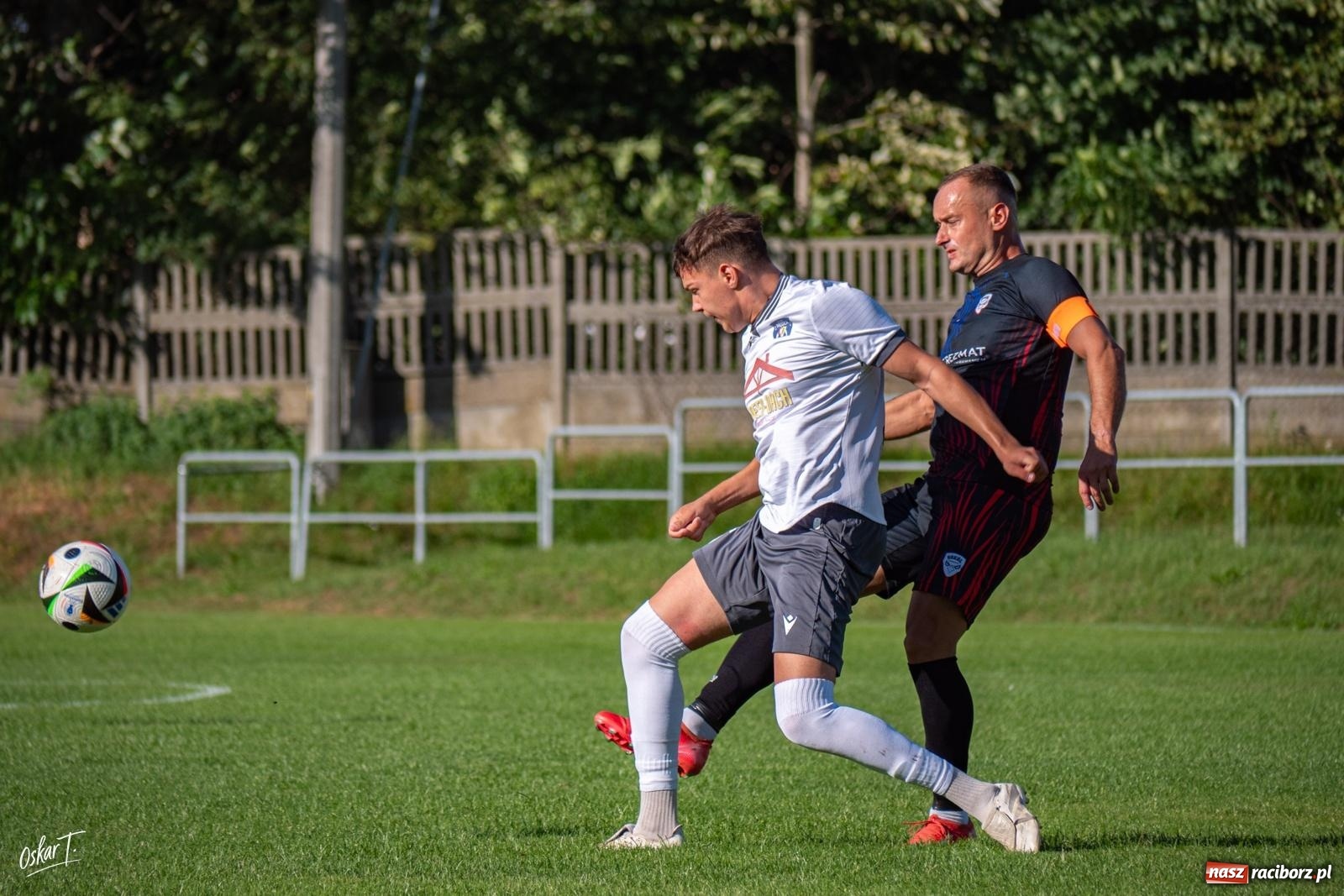 Zdjęcie w galerii na portalu naszraciborz.pl: Nędza przegrała z Sokołem. Goście odwrócili losy spotkania przy Sportowej [FOTO] wiadomości z regionu