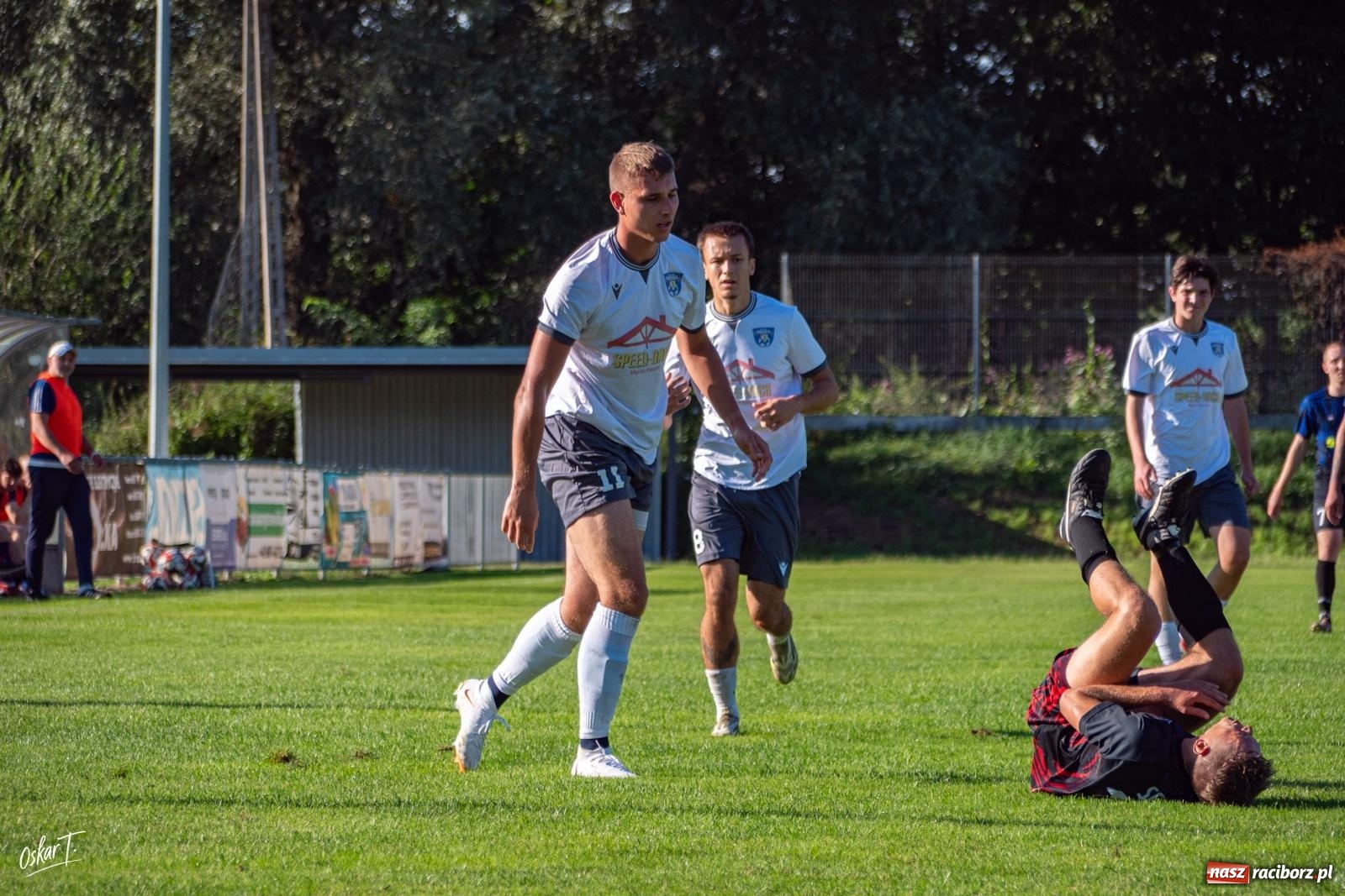 Zdjęcie w galerii na portalu naszraciborz.pl: Nędza przegrała z Sokołem. Goście odwrócili losy spotkania przy Sportowej [FOTO] wiadomości z regionu