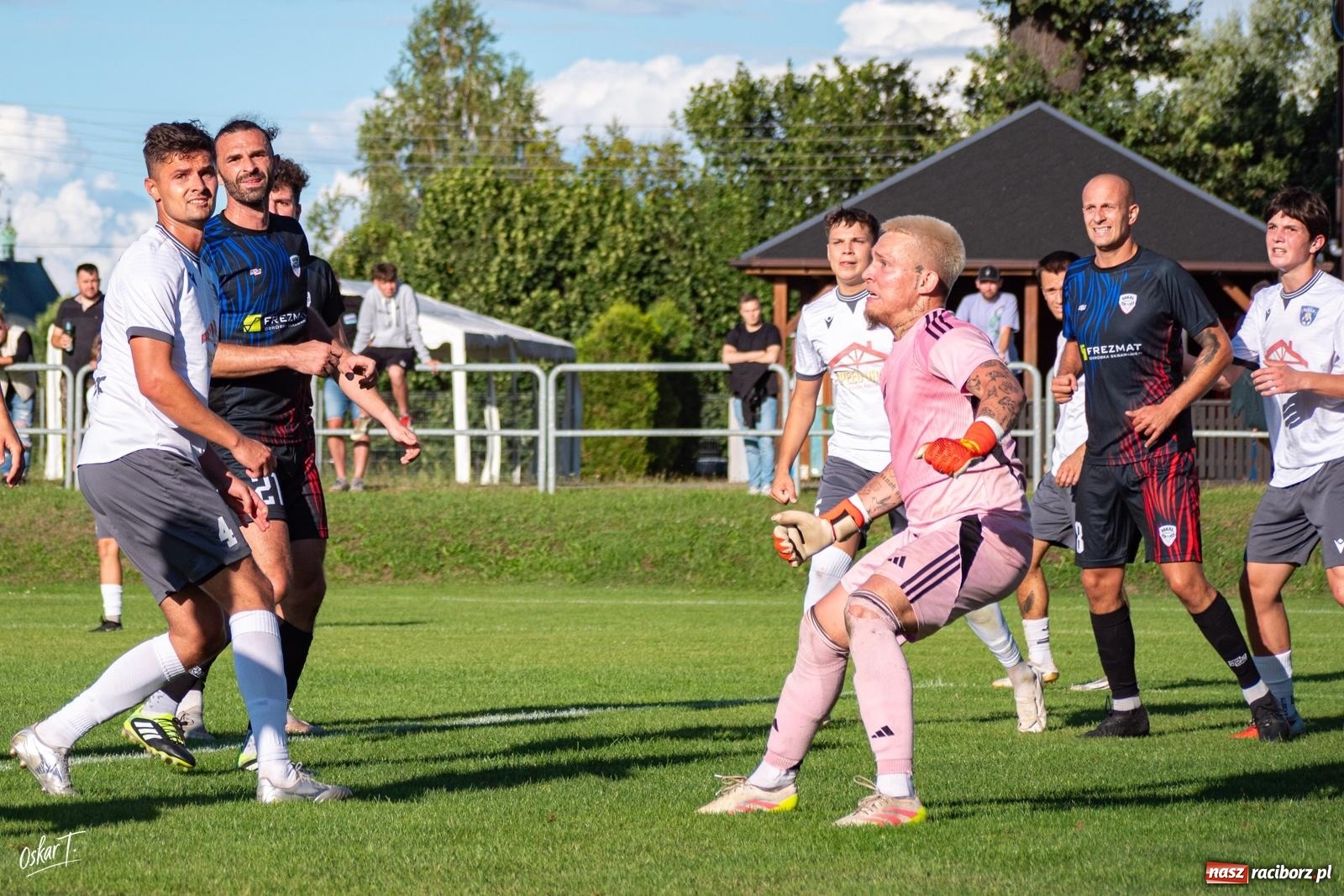 Zdjęcie w galerii na portalu naszraciborz.pl: Nędza przegrała z Sokołem. Goście odwrócili losy spotkania przy Sportowej [FOTO] wiadomości z regionu