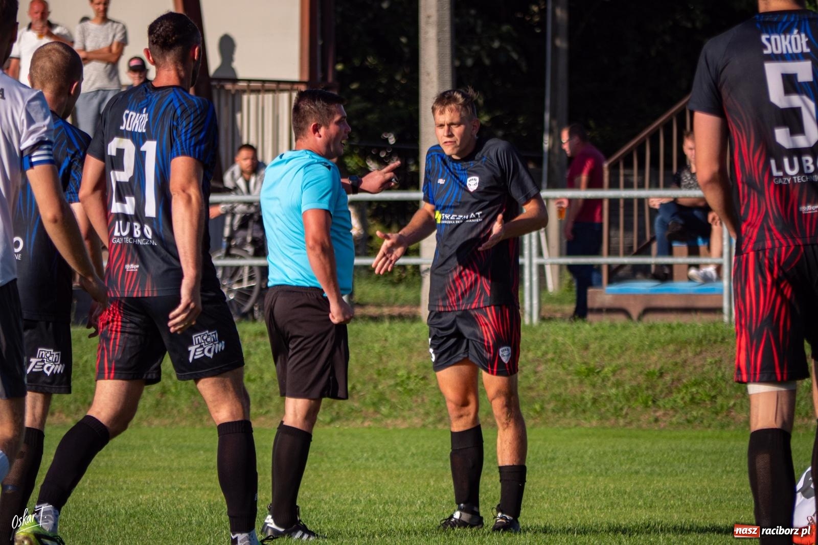 Zdjęcie w galerii na portalu naszraciborz.pl: Nędza przegrała z Sokołem. Goście odwrócili losy spotkania przy Sportowej [FOTO] wiadomości z regionu