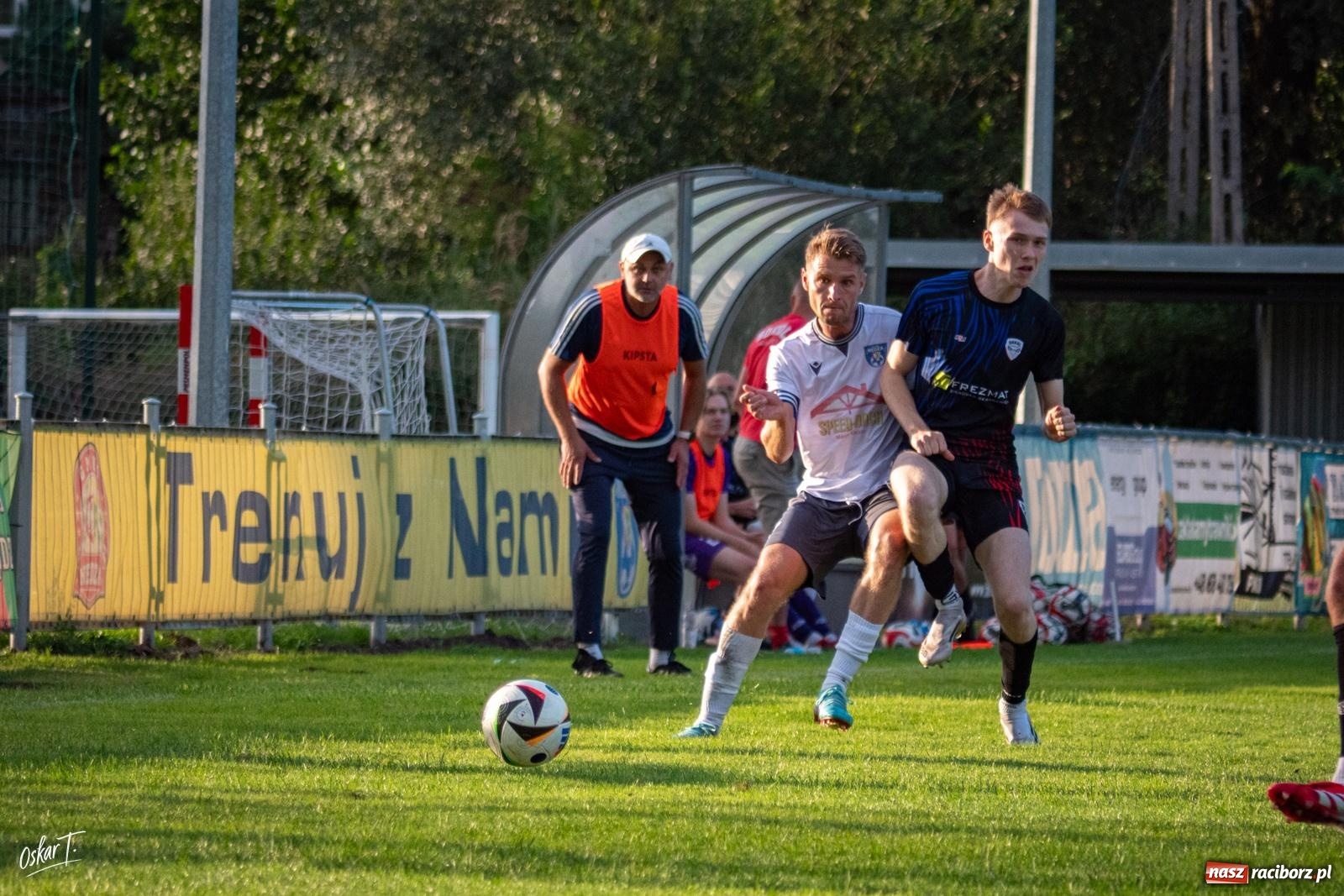 Zdjęcie w galerii na portalu naszraciborz.pl: Nędza przegrała z Sokołem. Goście odwrócili losy spotkania przy Sportowej [FOTO] wiadomości z regionu