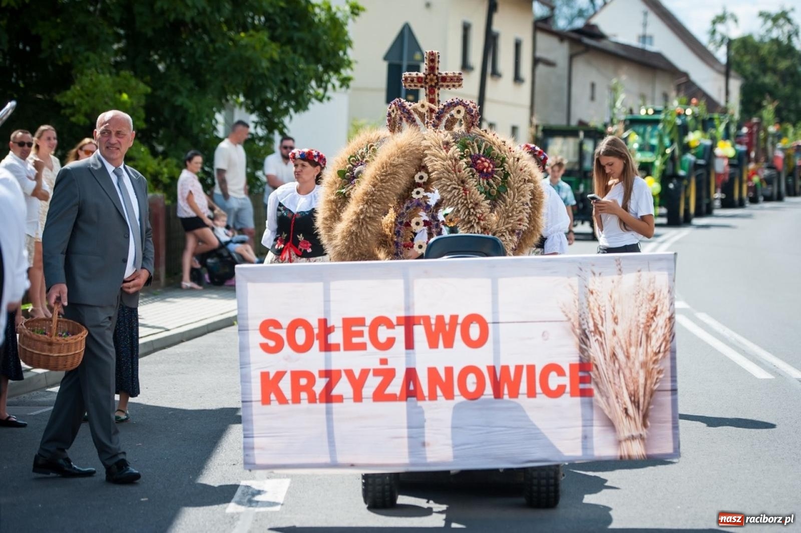 Zdjęcie w galerii na portalu naszraciborz.pl: Dożynki w Krzyżanowicach na bis! Tak mieszkańcy świętowali zakończenie żniw [FOTO] wiadomości z regionu